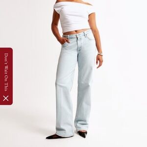 Abercrombie and Fitch women’s baggy, low rise jeans size 31/12 regular length